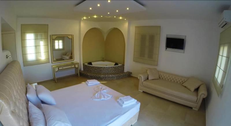 Queen Boutique Suites Mykonos Town Zewnętrze zdjęcie